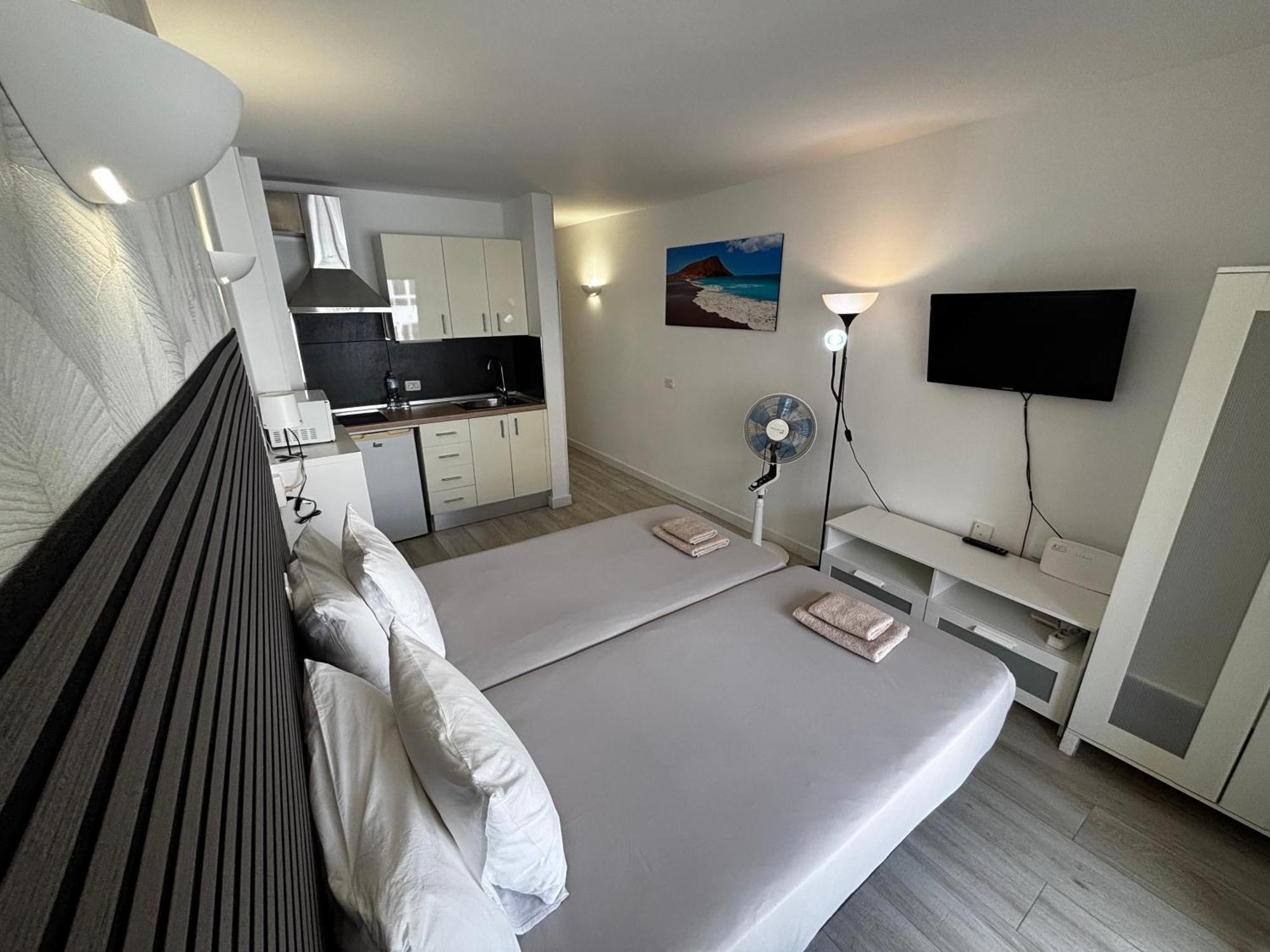 Cozy Studio in Los Cristianos Beach FREE WIFI Arona  Exterior foto