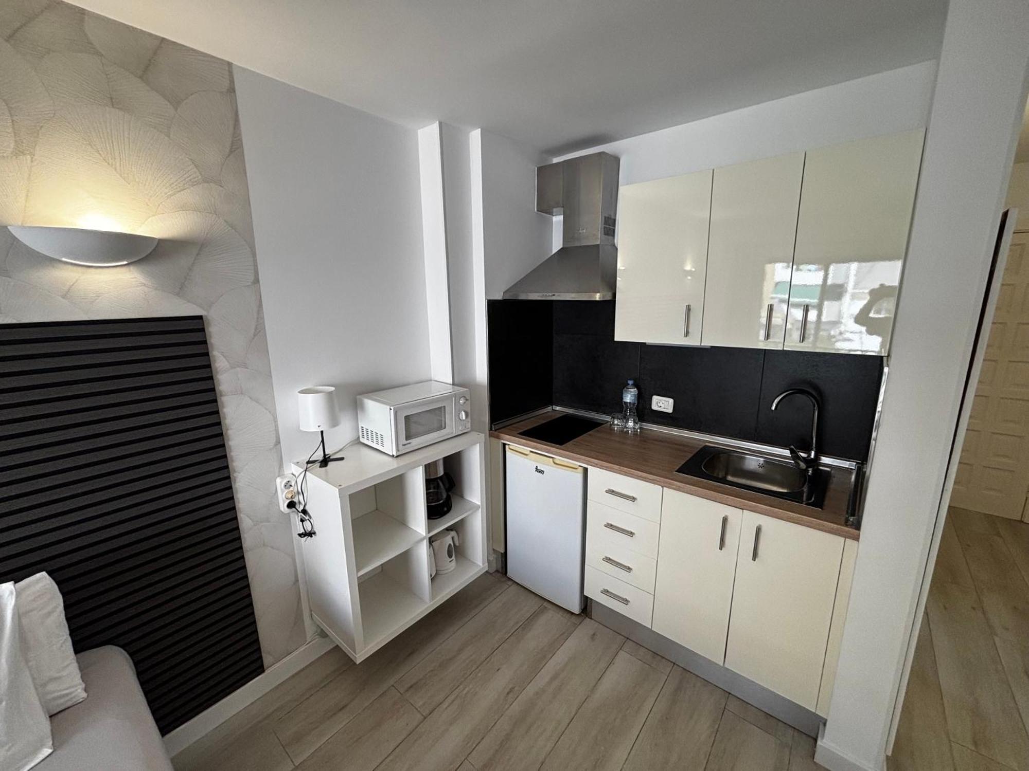 Cozy Studio in Los Cristianos Beach FREE WIFI Arona  Exterior foto